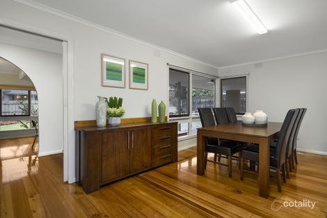 Property photo of 1 Jordan Court Endeavour Hills VIC 3802