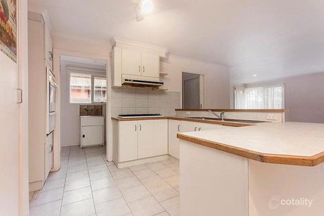 Property photo of 3 Elaroo Court Werribee VIC 3030