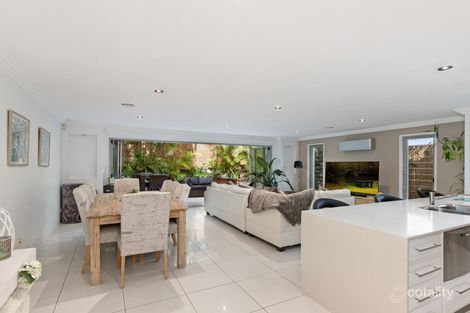 Property photo of 2/110 Slatyer Avenue Bundall QLD 4217