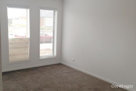 Property photo of 6 Grassbird Drive Point Cook VIC 3030