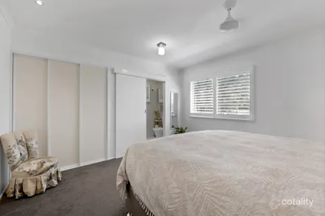 Property photo of 33 Cahill Crescent Rural View QLD 4740