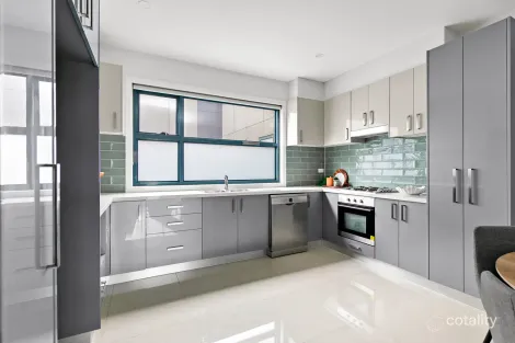 Property photo of 2/1 Brunswick Crescent Craigieburn VIC 3064