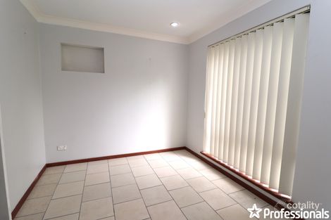 Property photo of 33 Carawatha Avenue Mount Nasura WA 6112