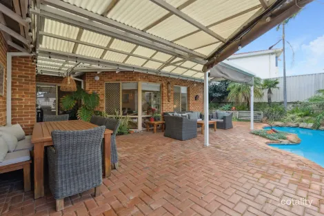Property photo of 18 Truslove Way Duncraig WA 6023