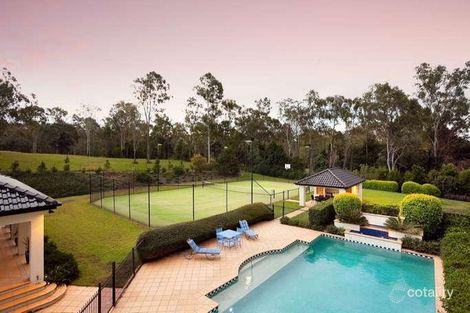 Property photo of 11 Country Place Brookfield QLD 4069