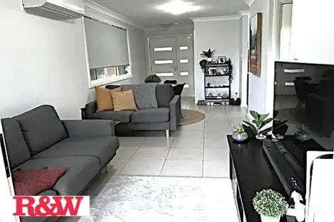 Property photo of 8A Williamson Street Oran Park NSW 2570