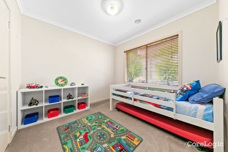 Property photo of 22 Valleyview Grove Drouin VIC 3818