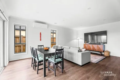 Property photo of 18 Mannagum Drive Beveridge VIC 3753