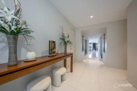 Property photo of 2 Tasman Road Gisborne VIC 3437