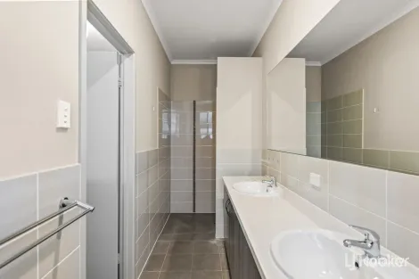 Property photo of 8 Edward John Parade Eyre SA 5121