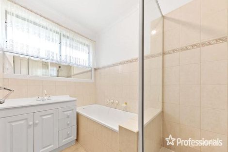 Property photo of 8 Newark Court Albanvale VIC 3021