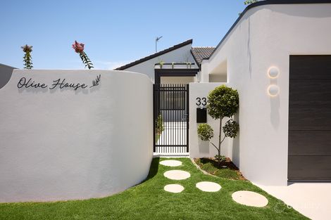 33 Sundown Dr, Paradise Point, QLD 4216