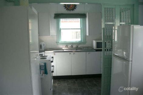 Property photo of 20 Devonshire Crescent Oak Flats NSW 2529