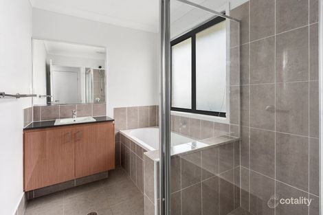 Property photo of 42 Cahill Crescent Collingwood Park QLD 4301