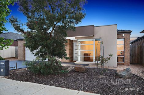 Property photo of 10 Pinnacle Way Fraser Rise VIC 3336