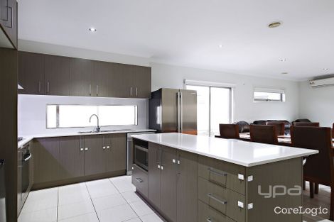 Property photo of 10 Pinnacle Way Fraser Rise VIC 3336