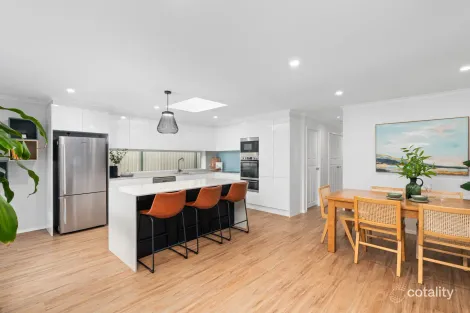 Property photo of 8 Baralga Close Niagara Park NSW 2250