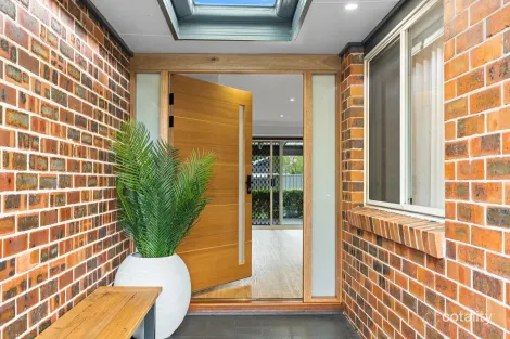 Property photo of 8 Baralga Close Niagara Park NSW 2250