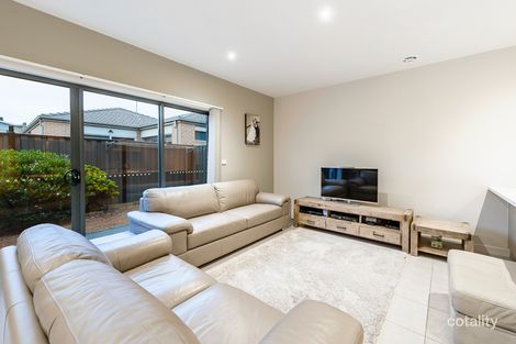 Property photo of 58 Daymar Circuit Craigieburn VIC 3064