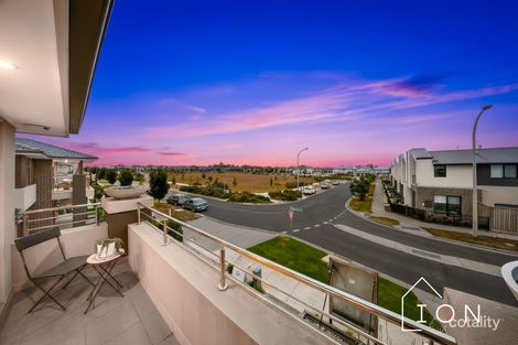 Property photo of 27 Stonefox Circuit Clyde North VIC 3978