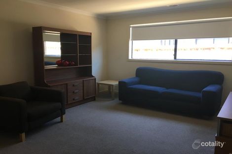 Property photo of 48 Royaloak Crescent Cranbourne East VIC 3977