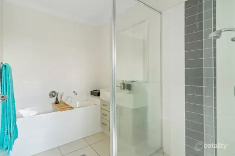 Property photo of 34 Parkland Drive Springfield Lakes QLD 4300