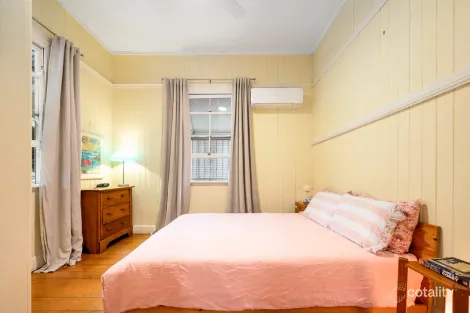 Property photo of 76 Tavistock Street Oxley QLD 4075