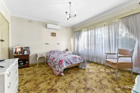 Property photo of 12 Eileen Street Mount Waverley VIC 3149