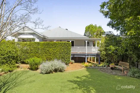 Property photo of 10 Barry Street Mount Lofty QLD 4350