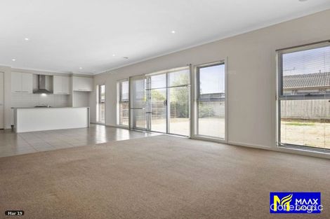 Property photo of 13 Laurence Way Tarneit VIC 3029