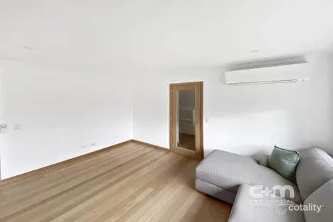 Property photo of 5 Valley Crescent Glenroy VIC 3046