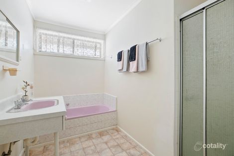 Property photo of 17 Narong Crescent Knoxfield VIC 3180