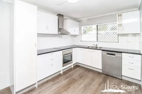 4/18a Deighton St, Mornington, QLD 4825