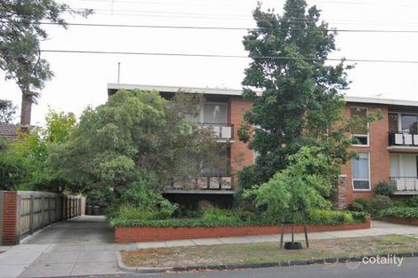 Property photo of 2/11 Waiora Road Caulfield North VIC 3161