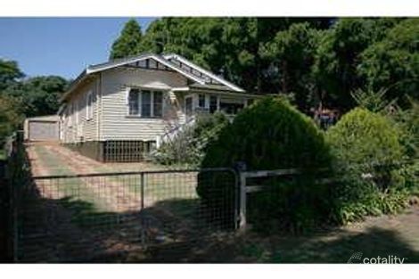 4 Saint Louis St, East Toowoomba, QLD 4350