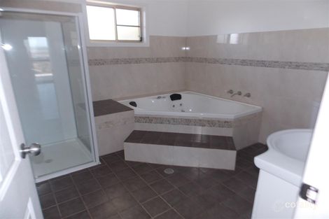 Property photo of 15 Glenwarrie Place Parkes NSW 2870