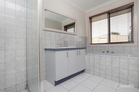 Property photo of 1/1 Eucalypt Court Altona Meadows VIC 3028