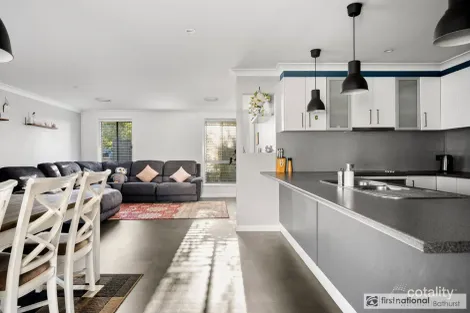 Property photo of 42A Cheviot Drive Kelso NSW 2795