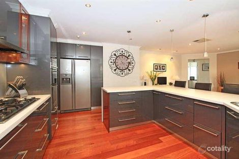 Property photo of 2 Parnell Court Roxburgh Park VIC 3064