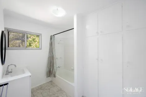 Property photo of 9 Acacia Court Kin Kora QLD 4680