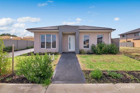 Property photo of 10 Godfrey Avenue Cranbourne East VIC 3977