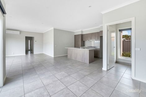 Property photo of 10 Godfrey Avenue Cranbourne East VIC 3977
