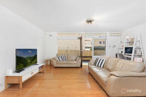 Property photo of 4/30 Clarence Avenue Dee Why NSW 2099