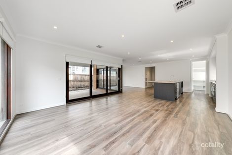 Property photo of 2 Duntroon Court Clyde North VIC 3978