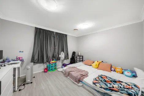 Property photo of 11 Catnip Glade Rooty Hill NSW 2766
