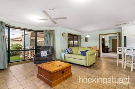 Property photo of 21 Karinya Close Werribee VIC 3030