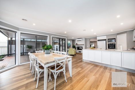 63 Landscape Dr, Hillside, VIC 3037