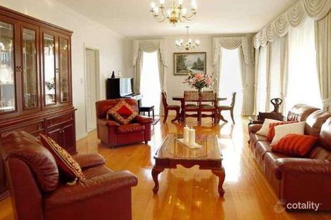 Property photo of 11 St James Court Doncaster East VIC 3109