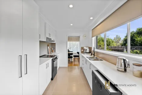 Property photo of 19 Parnell Crescent Gladstone Park VIC 3043