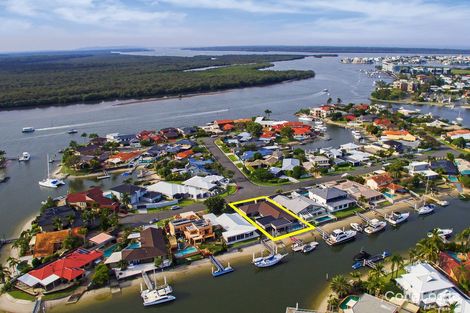 Property photo of 16 Dobell Avenue Paradise Point QLD 4216